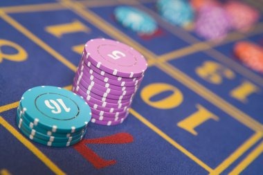 European Roulette betting table layout with number zones